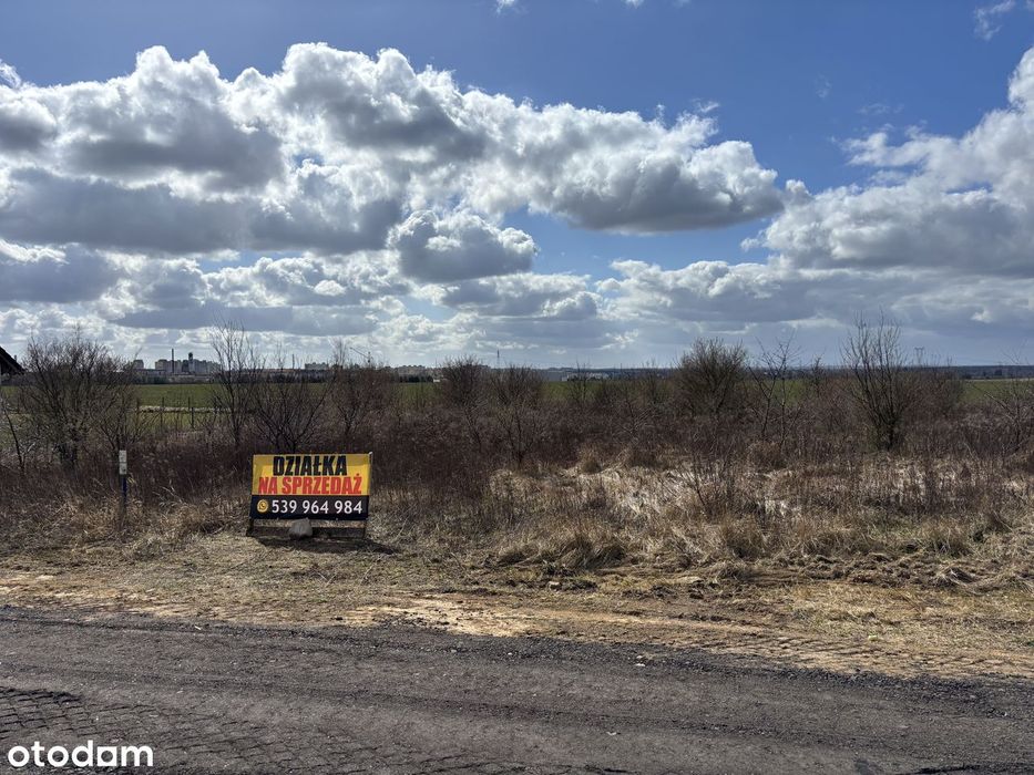 Działka budowlana 1427m² z mediami, super lokalizacja
