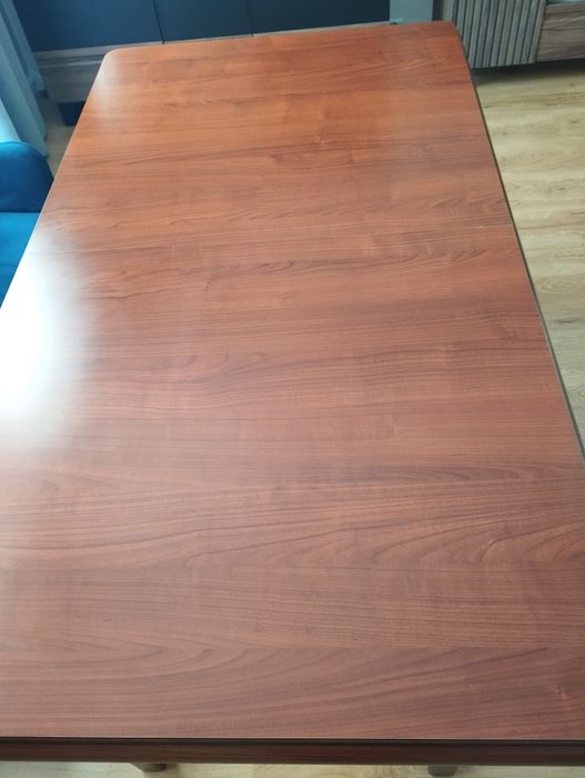 Sprzedam stół do salonu