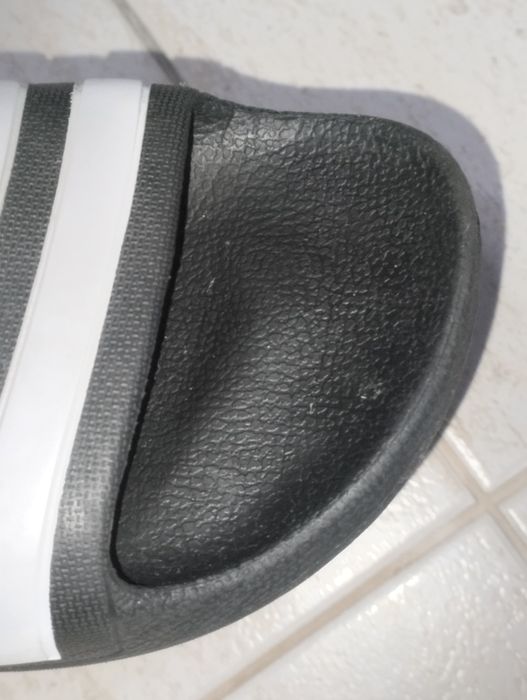 Chinelos Adidas pretos Adillete Aqua