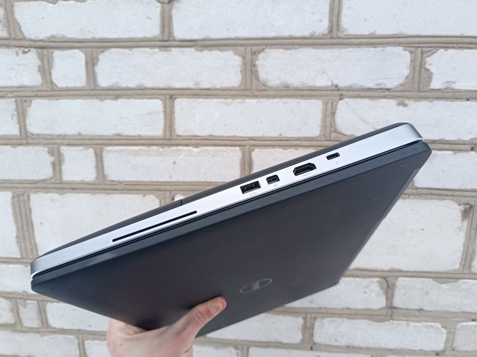 Стан 9 з 10, 17.3" Ігровий ноутбук DELL (i7 6820HQ/16/512/M1200 4GB)
