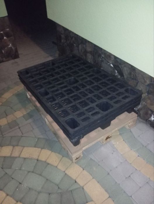Продаж пластмасових палет