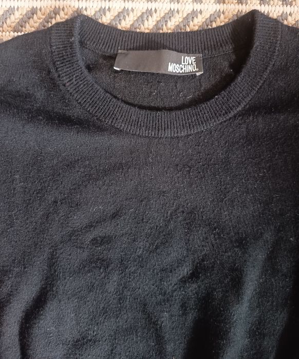 Malha preta love Moschino tamanho S