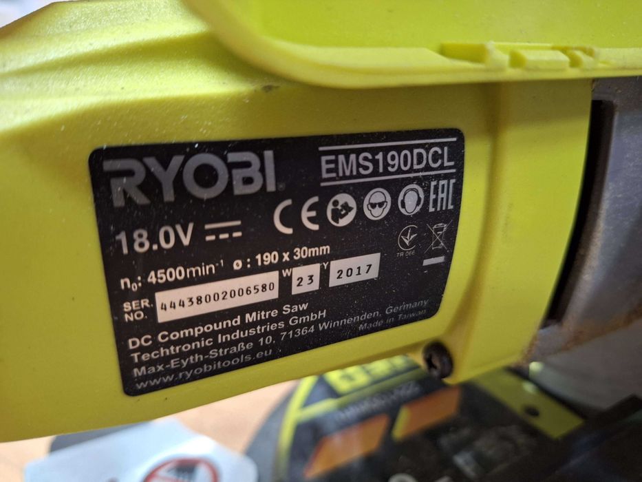 RYOBI EMS190DCL Pilarka ukośnica akumulatorowa do drewna