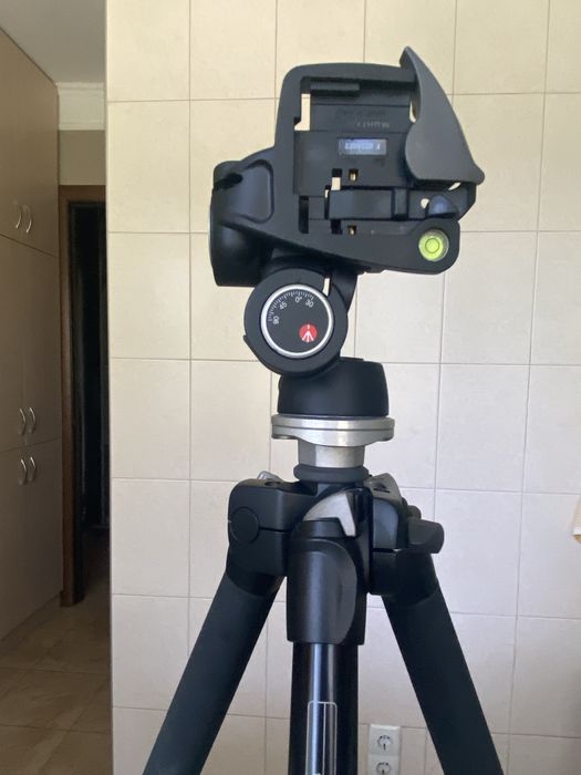 Алюмінієвого монопода серії Manfrotto 290.