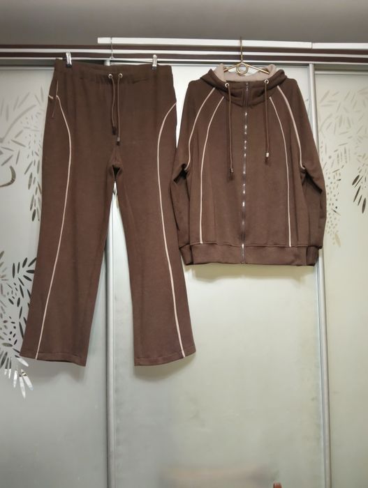 Продаю  костюм трикотаж рубчик