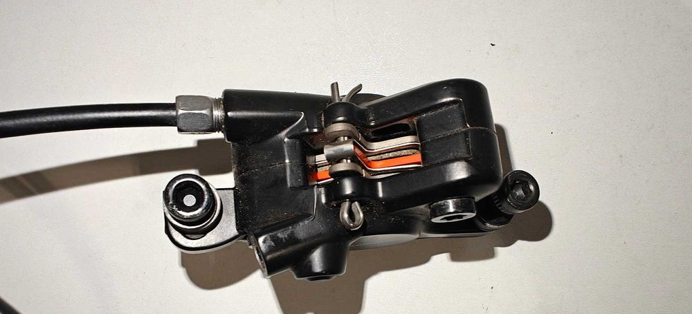 Zacisk hamulcowy Shimano BR-MT400