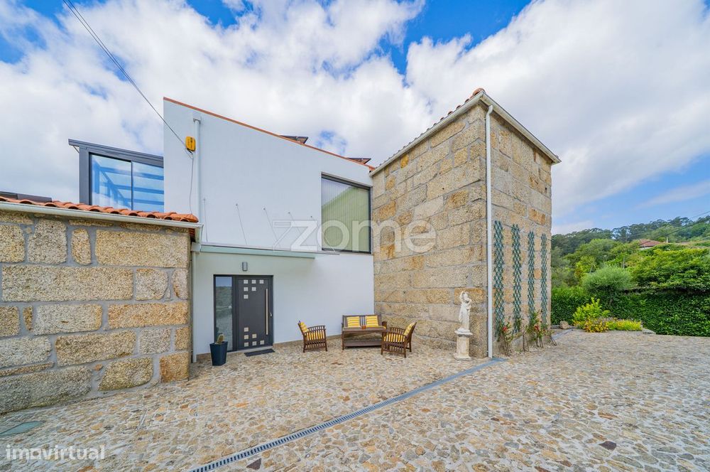 Moradia T5 + 1 com Piscina em Espinho, Braga