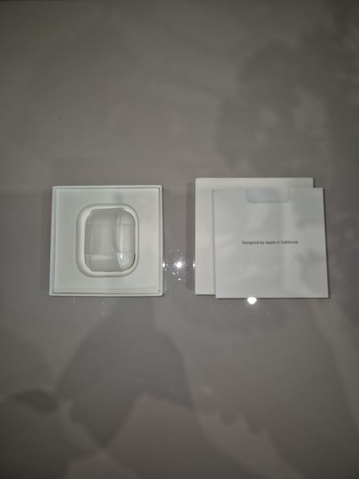 AirPods 2 кейс+правий наушник