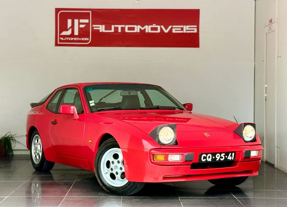 Porsche 944