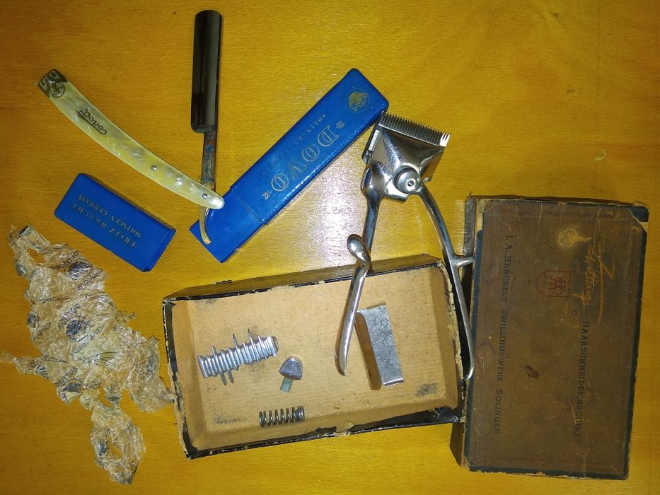 Solingen! Бритва, машинка для стрижки и плечики.