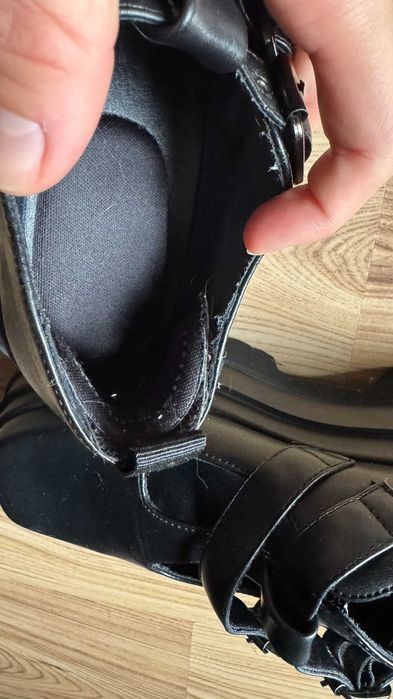 Buty KOI  w stylu Wednesday