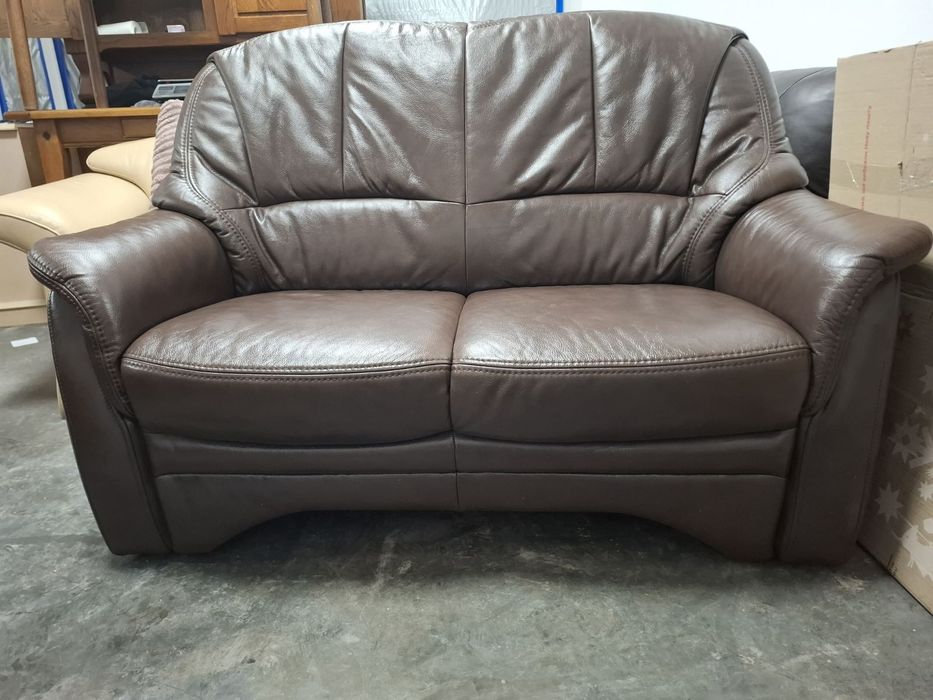 Шкіряний комплект меблів (3+2): Диван та софа у відмінному стані