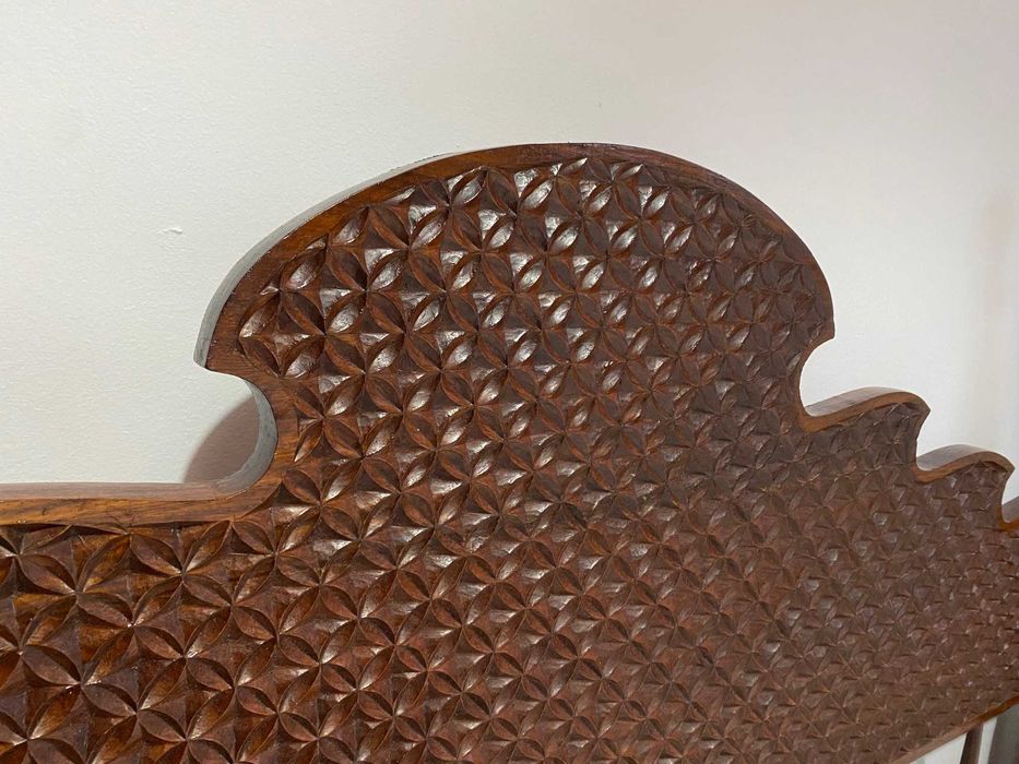 Cama de casal trabalhada dos anos 60