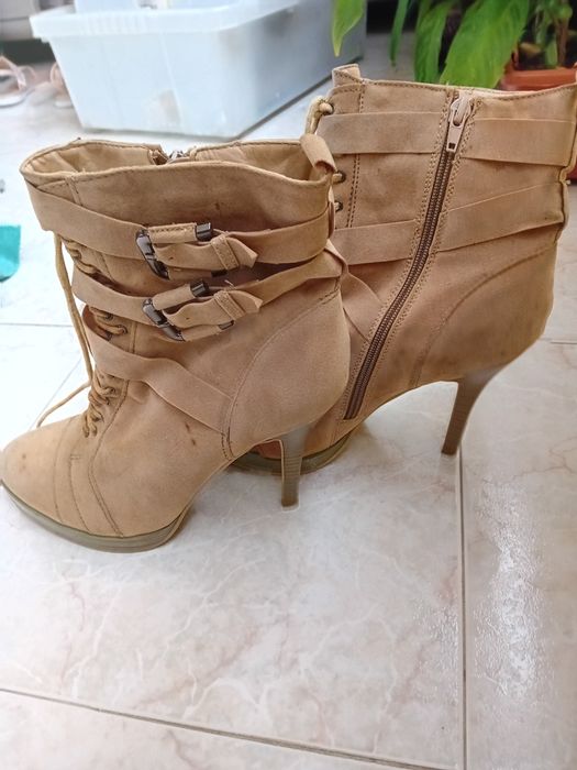 Sapatos e botas stilleto