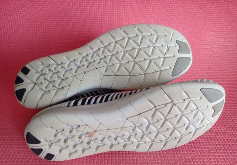 Оригінальні кросівки Nike free 5.0 41розмір