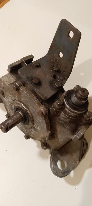 Редуктор угловой червячный.