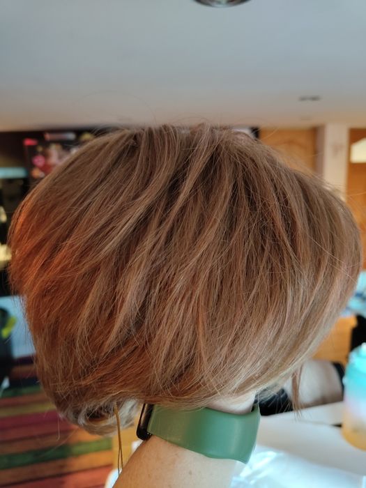 Peruka krótka brąz nowa