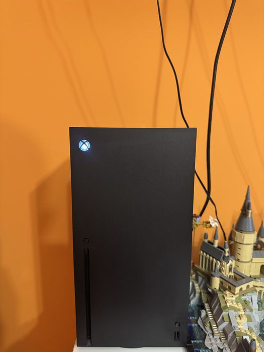 Xbox Series X 1TB + pad +  Hot Pursuit Remastered +  2 lata dodatkowej  gwarancji