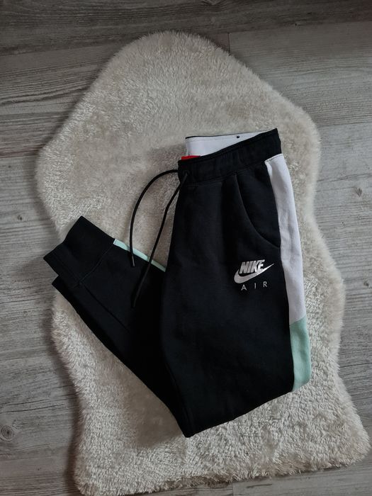 Spodnie dresowe Dres , Dresy Nike Air Swoosh Rozmiar S Czarne Logo Ory