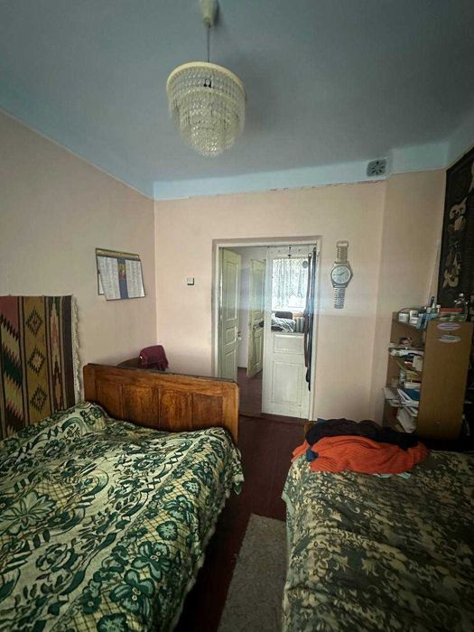 Власник.Продам будинок в центрі монастириська біля школи жилий стан