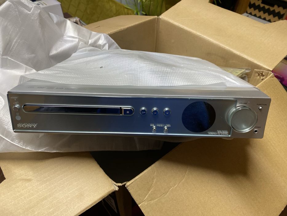 Sony DAV-TZ140 DVD Home Theatre System