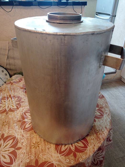 Продам алюминиевую ёмкость