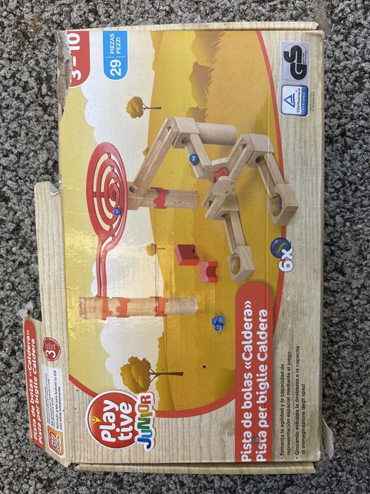 Pista de bolas criança em madeira com berlindes