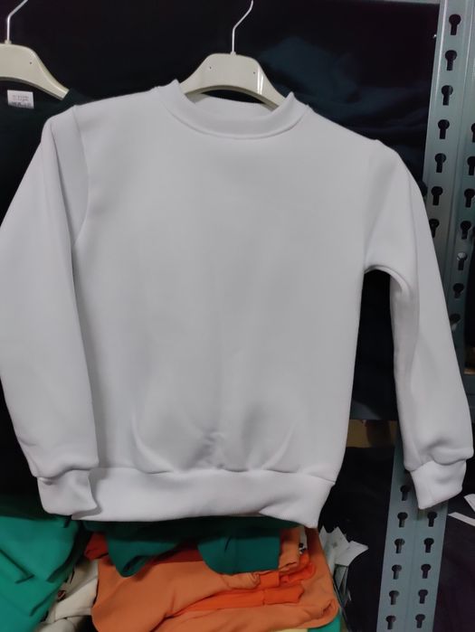Sweat criança 4 Euros.                       Só para REVENDA