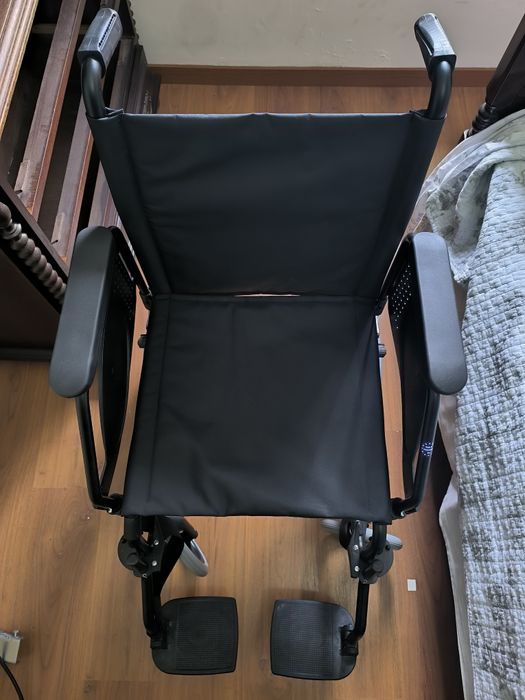 Cadeira de rodas.