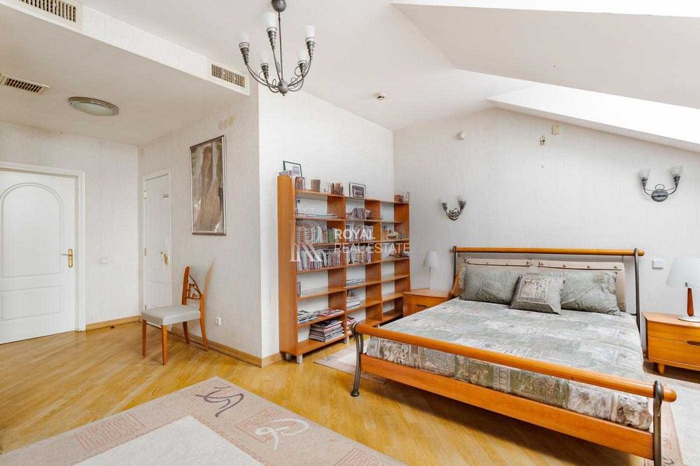 Продаж Квартира 5кім. 325м2 вул. Софіївська Дворівнева Газ Метро