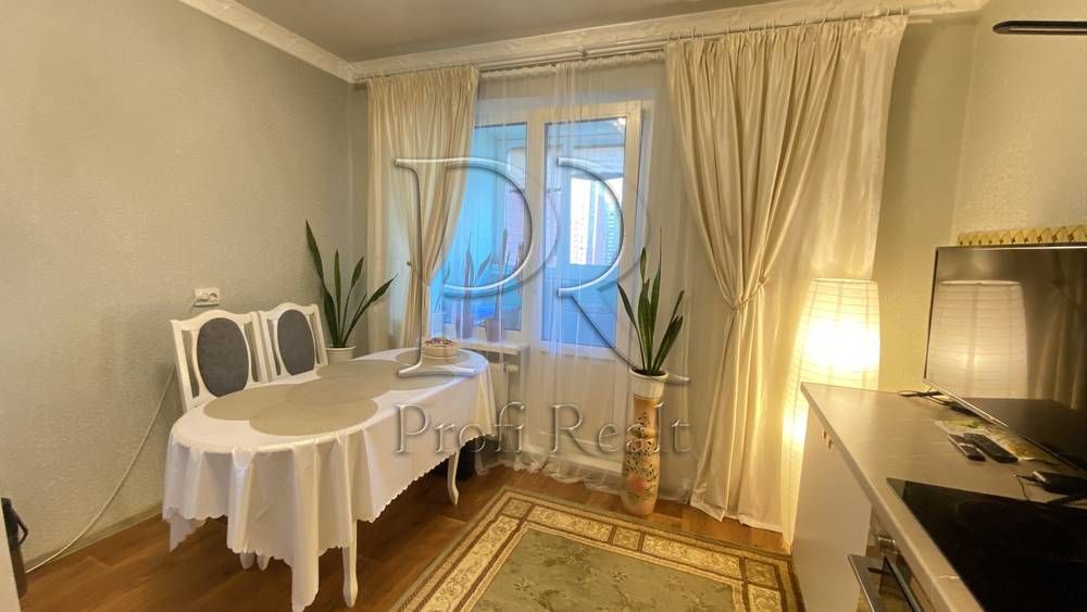 Продаж 3к квартири в ЖК Крістер Град / Данченка1/ Виноградар/Ретровіль