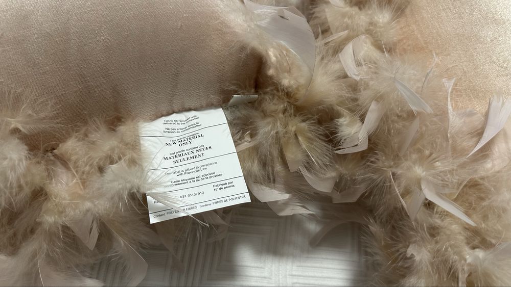 Conjunto 2 almofadas cor de rosa com penas