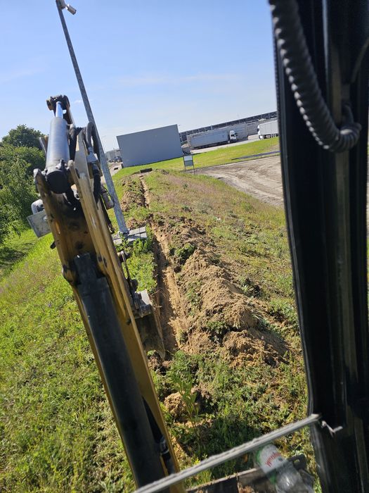 Usługi minikoparką minikoparka