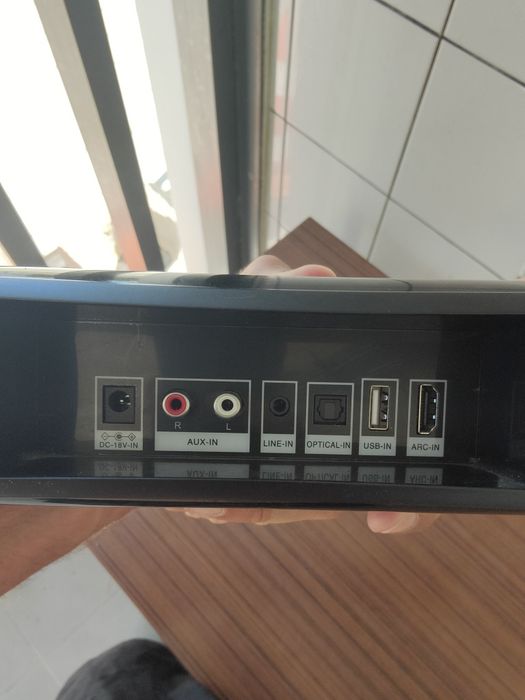 Sound bar com comando