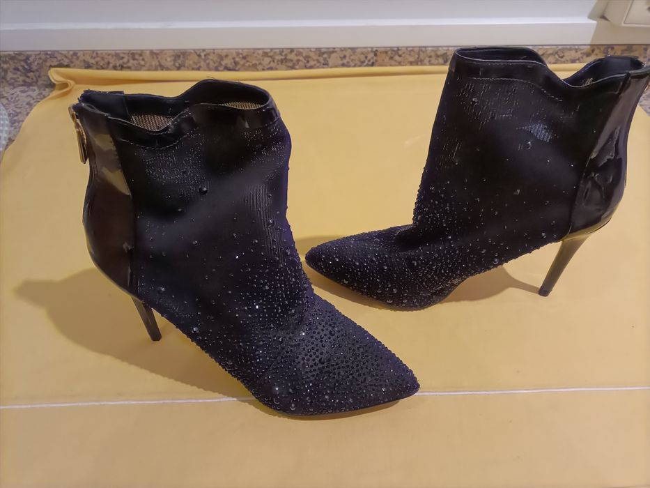 Botas muito finas na 39 novas