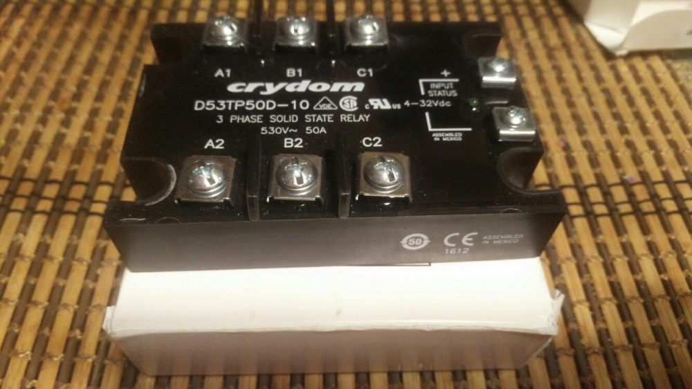 Crydom D53TP50D-10 трьохфазний оптосимистор.