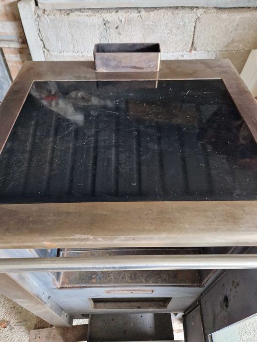 Fogão a lenha para aquecimento e cozinhar