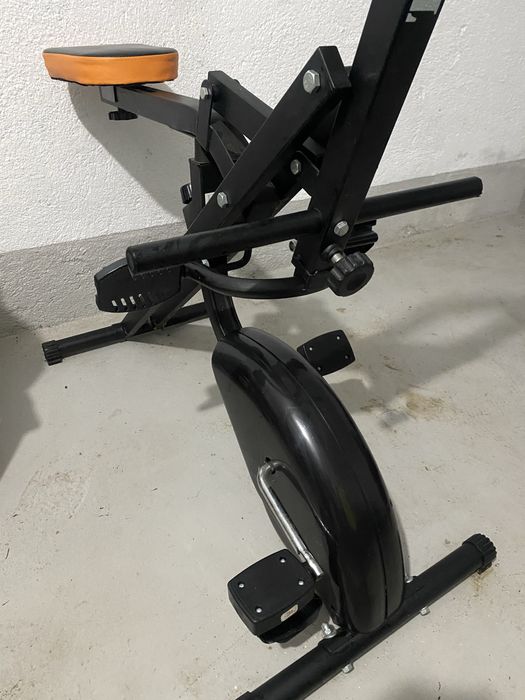Bicicleta estática com várias funções