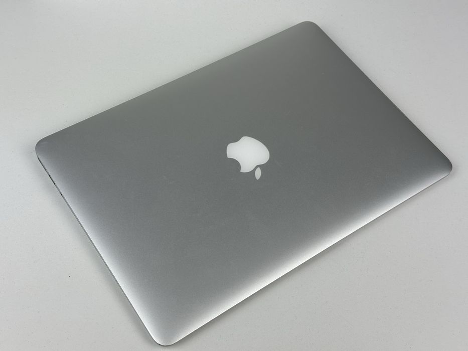 MacBook Air 13” Early 2015 | i5 1.6 GHz | 8GB RAM | SSD | Monterey