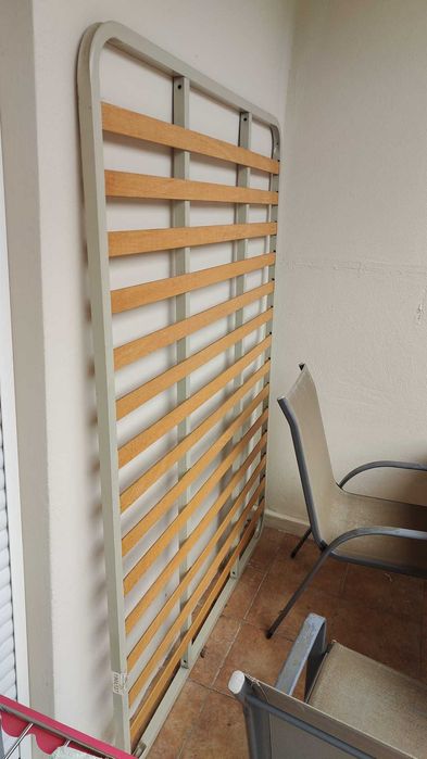 Estrado de Cama de Casal em Bom Estado