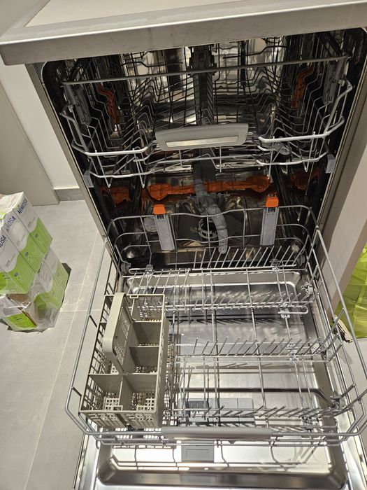 Maquina lavar loiça Hotpoint Ariston