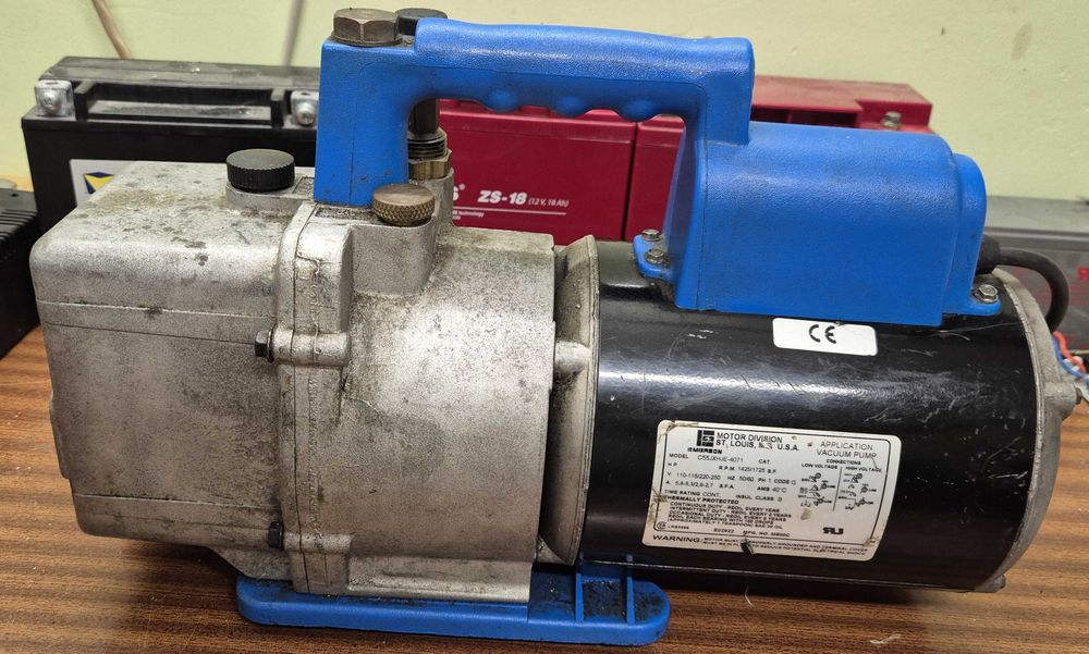 Wysoko wydajna pompa próżniowa Robinair SPX   (Chlodnictwo)