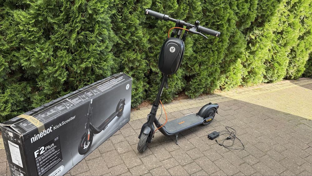 SEGWAY Ninebot KickScooter F2 Plus 55km 400W 10" Czarny