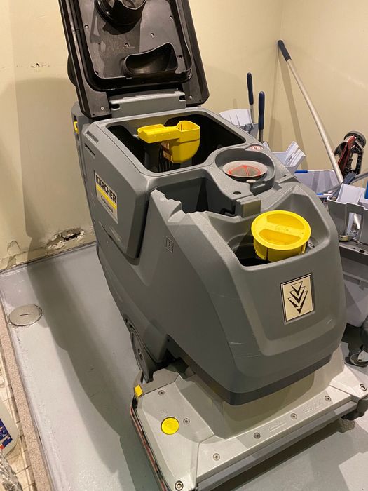 Máquinas Karcher a bateria e manual