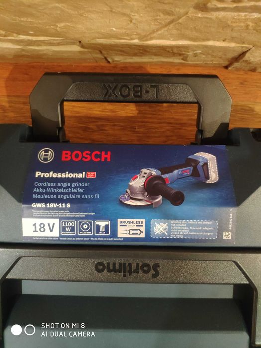 Кутова шліфмашина BOSCH GWS 18V-11 S