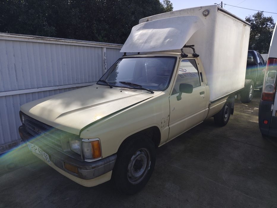 Toyota Hilux contentor isotérmico