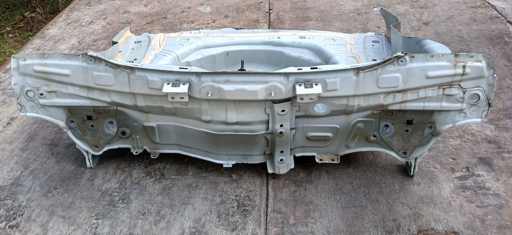 Pas tylny wanna dach blotnik TOYOTA YARIS III 11-20 nadwozie