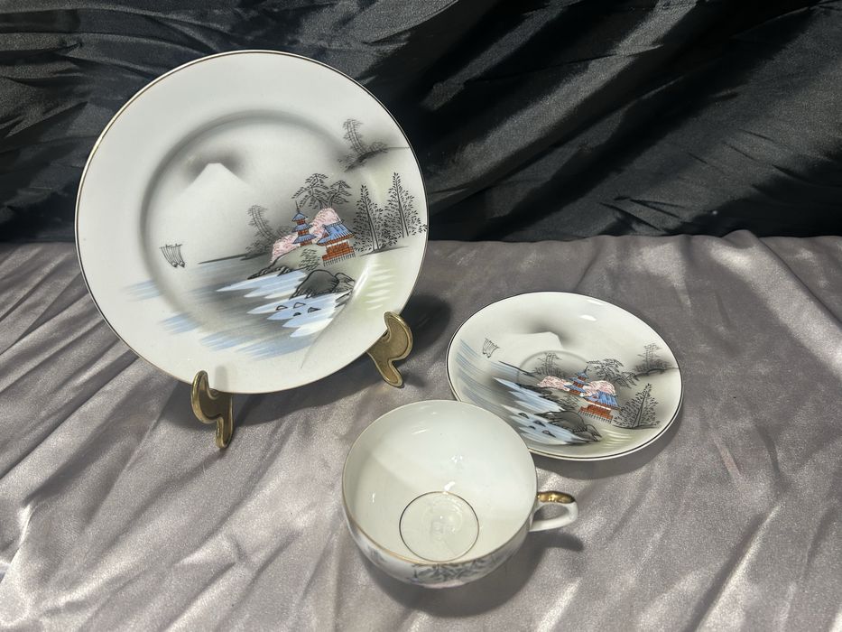Filiżanka Trio – Kutani – japońska porcelana z wizerunkiem gejszy