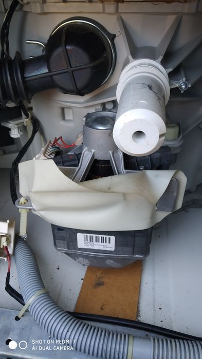 Стиральная машина Whirlpool 6кг модель AWE 7629 на запчасти