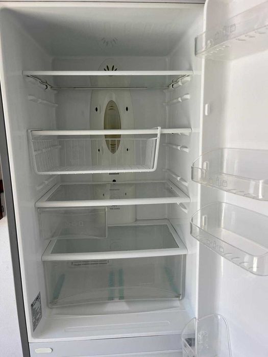 Frigorifico Combinado em excelente estado de conservação